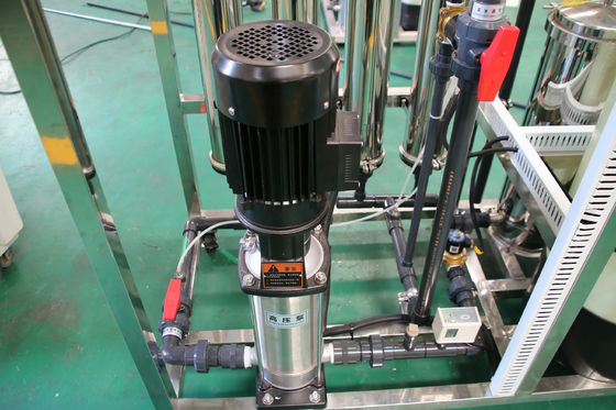 2TPH 3.0kW-380-415V 2xFRP Танки Соленая вода Водопровод с обратным осмосом