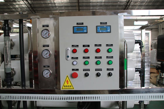 8TPH 14kW-380-415V 2xFRP Танки Соленая вода Водопровод с обратным осмосом